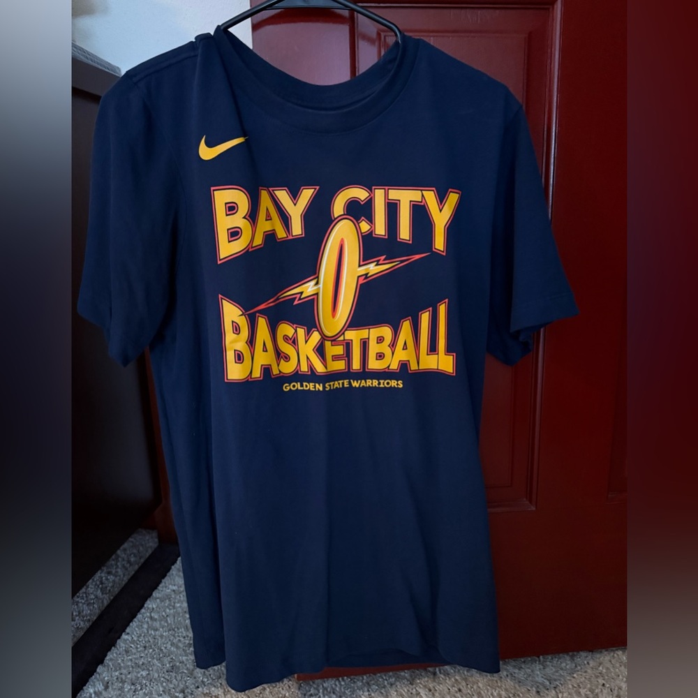 Golden Stare Warriors Nike t shirt in Men’s Small